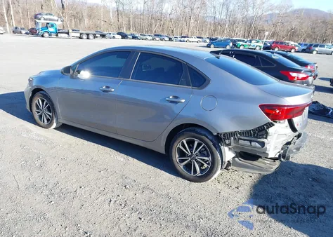 2024 Kia Forte Lxs z USA, uszkodzony, nr VIN 3KPF24AD3RE834037